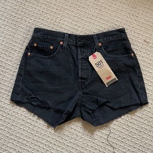 Levi’s 501 shorts high rise size 28. never been worn